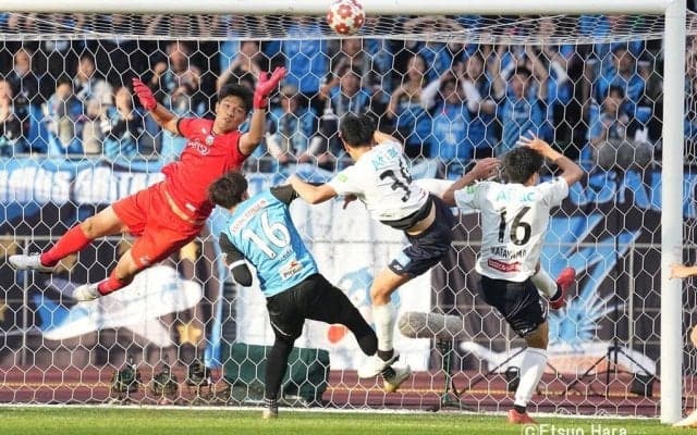 緊急提言｢天皇杯決勝はリーグ終了の翌週にやるべし｣(2)空席が目立った｢G大阪VS山形｣、大きく沸いた｢浦和VS仙台｣、史上最多の観客数｢川崎VS柏｣が示すこと