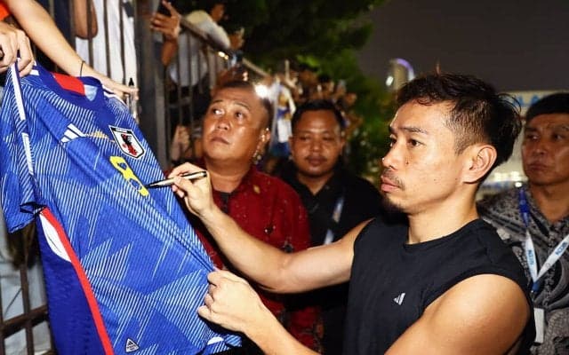 サッカー日本代表に一体感　佐藤寿人が実感した「長友佑都の存在の大きさ」