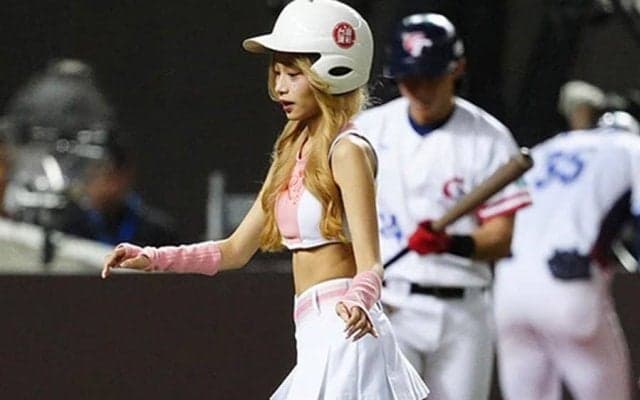 注目集めたボールガールは“本拠地”のみ　侍J戦の差にX困惑「今日は静かすぎ」