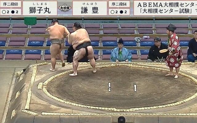 この手だけは… 200キロ超え巨漢力士が「咄嗟の行動」 13歳差、世代を超えた取組での一コマに反響