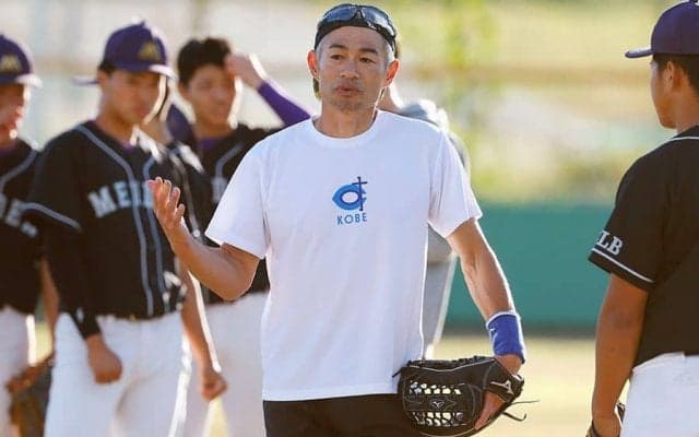 イチロー氏が母校で“サプライズ指導”　ベスト16は「1回戦負けと一緒」、部員へ愛の鞭