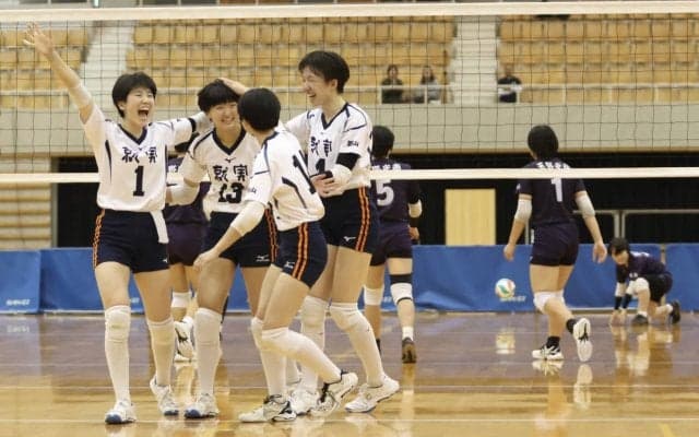 就実高が最大失点「10」の圧倒で優勝 連覇が懸かる春高へ西畑監督は「自分たちが納得するバレーを」【春高2025岡山県予選（女子）】