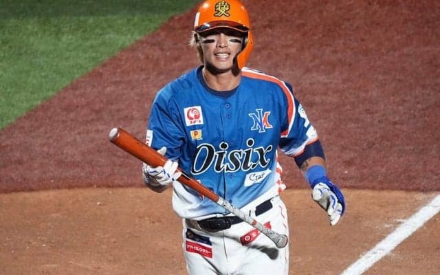 巨人退団から3年…妻と子3人で“もがく日々”　2軍球団で打率2割台、元盗塁王の現在地