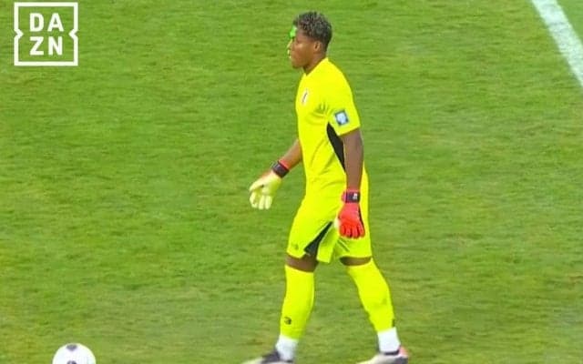 「ふざけるなよ！」中国戦が大荒れで日本ファン激怒…レーザーポインター攻撃、観客乱入、国歌にブーイング、ハードタックル連発「民度低すぎ」「荒いよ」