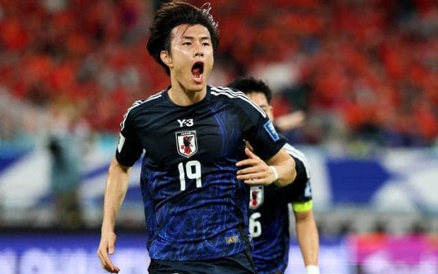 小川航基がヘッドで2発！ 中国相手に前半苦しむも、主導権を握り続けてしっかり首位独走【2026W杯アジア最終予選】