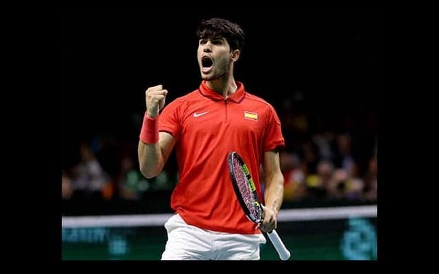  アルカラス 意地のストレート勝利 