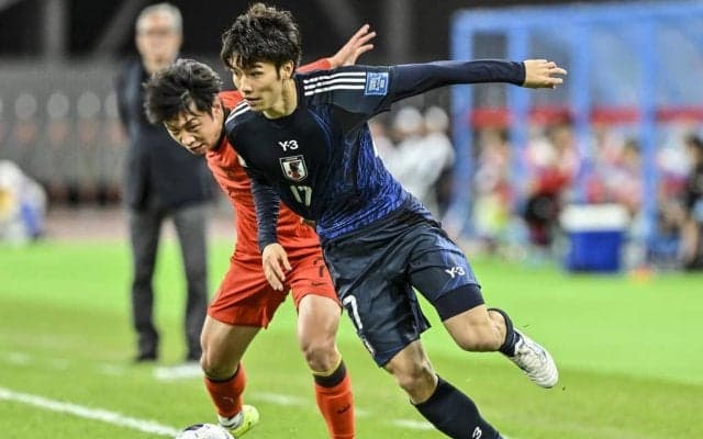 「めっちゃ狭く見える」「これってありなの？」記者が現地で実際に見た中国が狭めたピッチ幅の「消された痕跡」とは……日本代表の苦戦の要因になった“アウェイの洗礼”