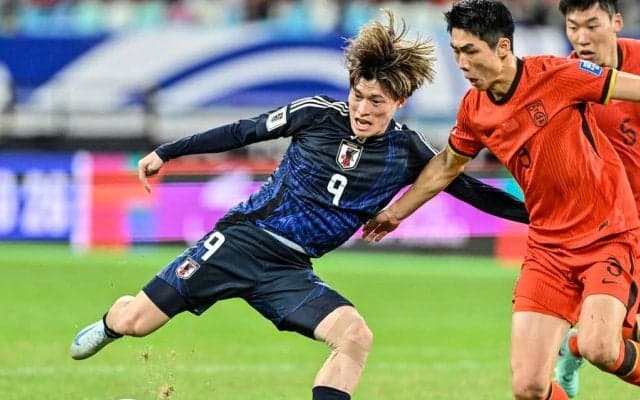 【森保ジャパンの進化を期待させた「古橋亨梧の生かし方」(1)】後半ATの鎌田大地のパス＆前田大然の外への走りが引き出したもの……戦術に組み込むのではなく、古橋を生かす意図