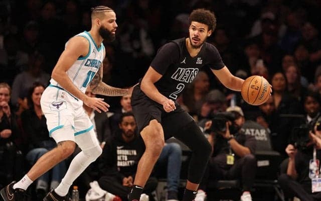 C・ジョンソンの活躍でネッツがホーネッツとの接戦制す…キャブス15連勝ストップ【エミレーツNBAカップ2日目結果】