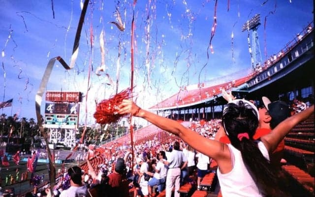 引退発表・伊東輝悦と｢マイアミの奇跡｣舞台裏(2)松田直樹、中田英寿らと｢積んだ｣貴重な体験を経て、世界選抜を｢圧倒した｣カナリア軍団と激突