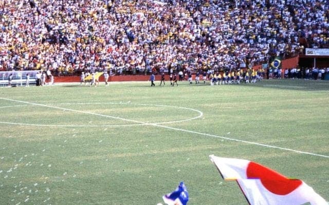 引退発表・伊東輝悦と｢マイアミの奇跡｣舞台裏(3)ロベカル、リバウド、ベベット、さらに…本気のブラジル相手に｢守備一辺倒ではなく戦った｣日本