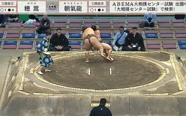 「そんな投げ方ある？」館内から“悲鳴”の衝撃決着 決まり手係を悩ます“珍手”に反響