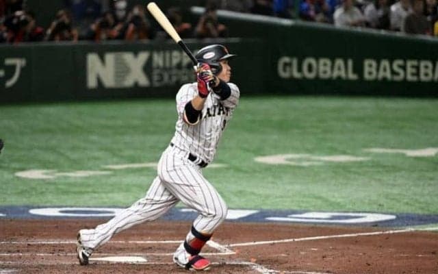 侍ジャパン「広島コンビ」で逆転に成功！坂倉の同点適時打&小園の勝ち越し打　4回まで米国44歳左腕の“緩急”に苦戦