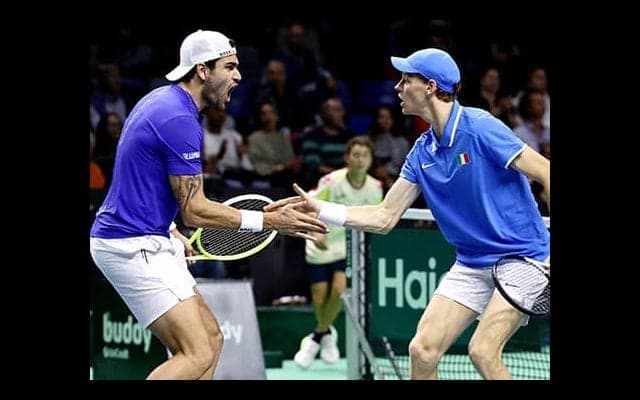  “鉄板”シナーで2連勝 連覇狙う伊4強 