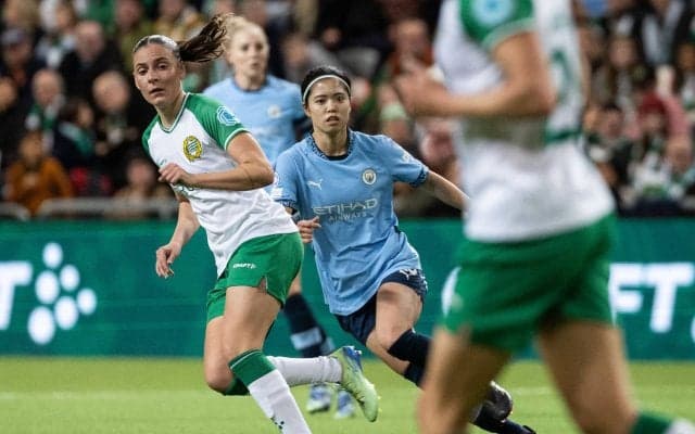 「シティの指揮官」長谷川唯、華麗ターン→絶品パスで先制点演出！「ユイのアシストだ」「チームに不可欠な存在」海外ファン歓喜