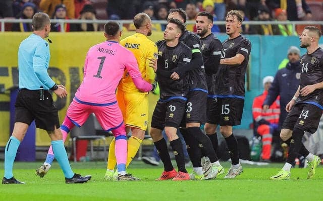 ルーマニアvsコソボは没収試合でルーマニア勝利扱いに…セルビア支持のチャント受け、コソボ選手がピッチ去る