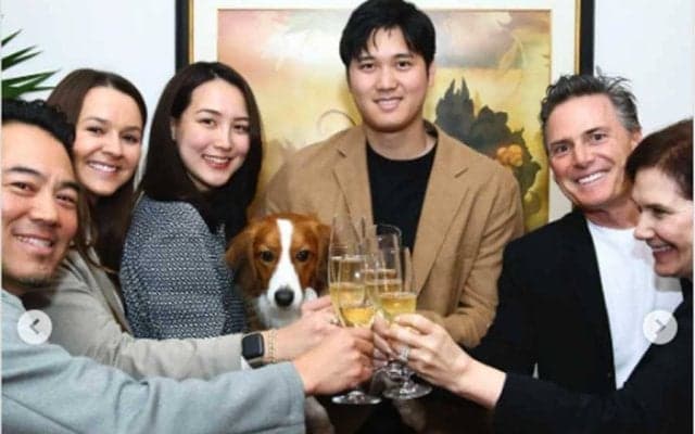 大谷翔平、家族の乾杯＆デコピンのドアップ写真を投稿　3度目のMVPでインスタグラム更新