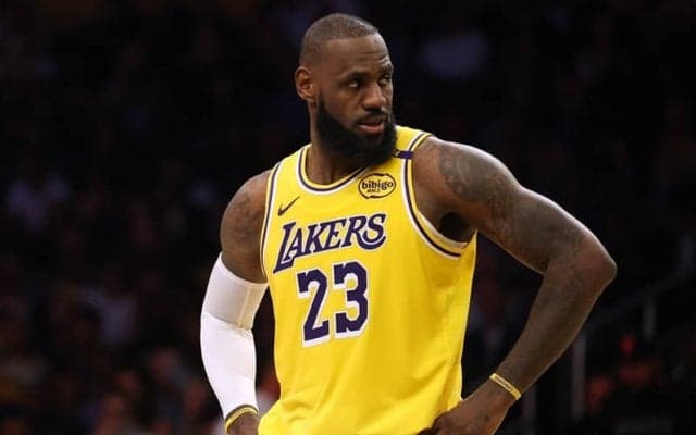 レブロン・ジェームズがソーシャルメディアから「しばらく離れる」と表明