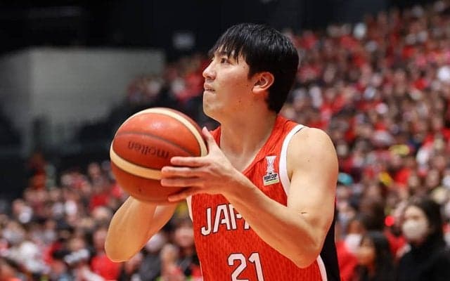 キャリアの始まりは“練習生”…アルバイトも経験、「這い上がってきた」山崎稜の日本代表デビュー