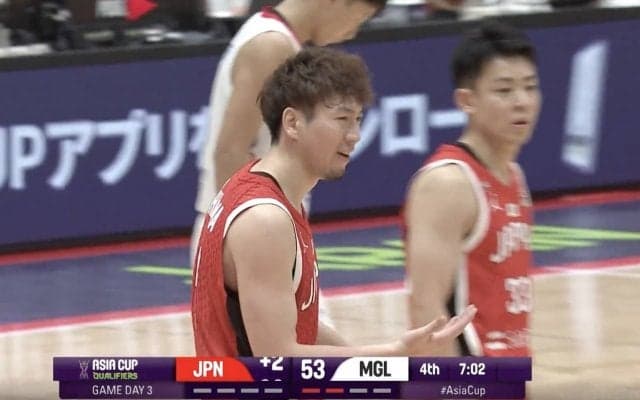 もうワケわからん！ 比江島慎に“想定外のハプニング”「どうした？」 “謎のファウル”に… 場内騒然「ちょっと待て」「なんで？」