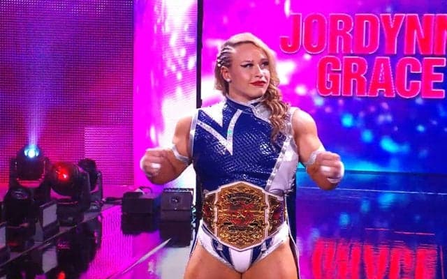 筋肉女子レスラー、美スッピン＆衝撃のシックスパックを披露「セクシーかつゴージャス」ファン騒然