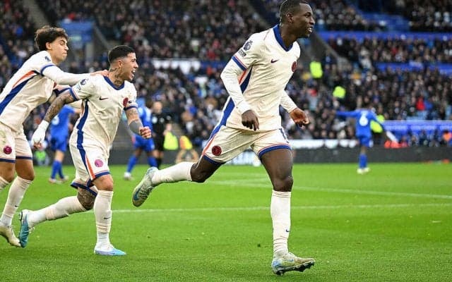 チェルシーが指揮官古巣レスター撃破で3戦ぶり白星！　好調ジャクソン先制弾にエンソにも初ゴール【プレミアリーグ】