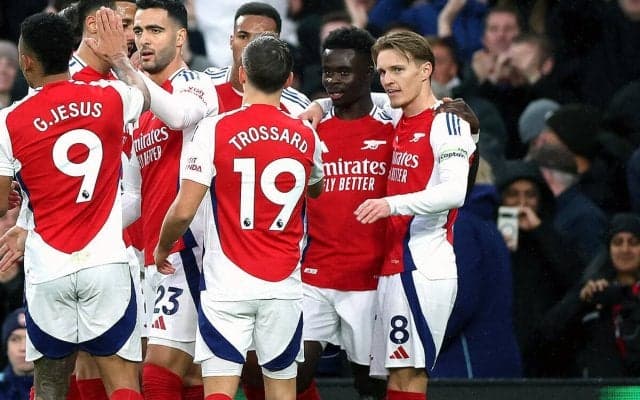 アーセナルが曲者に完勝でリーグ5戦ぶり白星！　サカ先制弾皮切りにトーマス砲＆ヌワネリのPL初ゴール【プレミアリーグ】