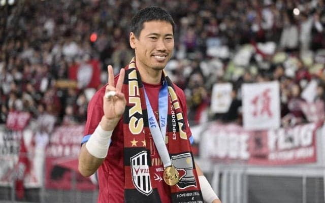 「帽子かぶってるー！」J1神戸GK前川黛也が天皇杯決勝で見せた「アシックスの帽子を被ってのプレー姿」が話題沸騰！ 日差し対策で、「若林くんスタイル」の声