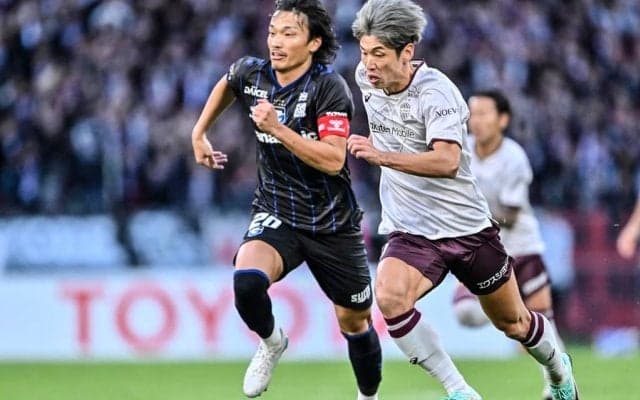「アイデアすご！」「レベルたっか」天皇杯決勝での神戸&G大阪の「ハイレベルなコレオ対決」が大反響！ 国立競技場の“サポーター泣かせ空間”の活用術に「遊びごごろ」「センスのある」の声