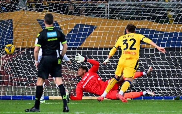 鈴木彩艶フル出場のパルマ、強力攻撃陣のアタランタに3失点完敗【セリエA】