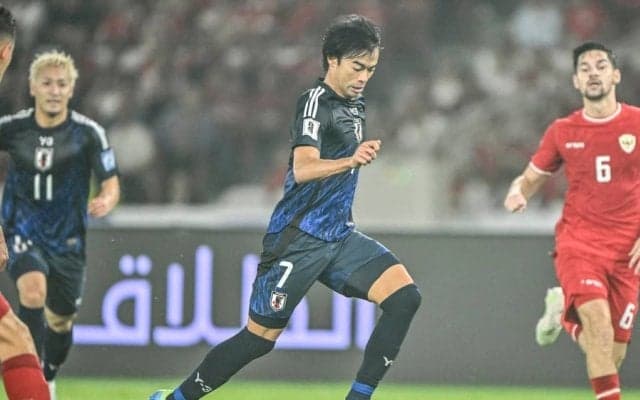 【”森保ジャパン”の鍵となる２シャドー。敵地2連戦で明らかになった形と進化(2)】三笘薫＆伊東純也のシャドー起用で、森保一監督が狙うオプション拡充。組み合わせは10通り以上