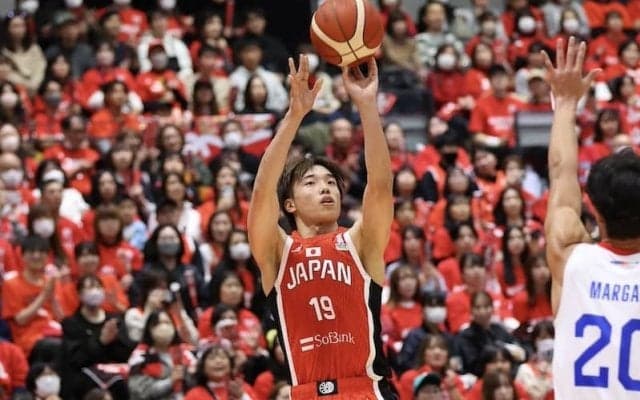 日本代表がグアムに17点リードで前半終了…西田優大と吉井裕鷹が2ケタ得点
