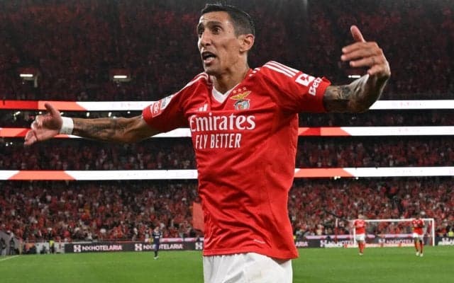 36歳ディ・マリアがわずか18分でハットトリック！　圧巻のオーバーヘッド弾を披露したりと独壇場に