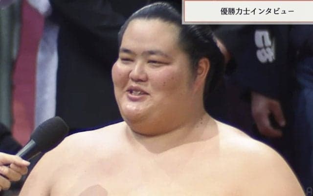 初賜杯の大関・琴櫻、優勝インタビューで「横綱！」の掛け声に“照れ笑い” 館内の爆笑を何度も誘う 豊昇龍との21年ぶり“大関同士”の相星決戦を制す