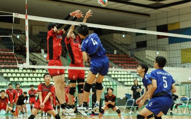 「こんなにやれたら楽しいよ」「将来、なれるように頑張って」国内リーグの現場でトップ選手と中学生“ジュニアチーム”が育む温かな交流