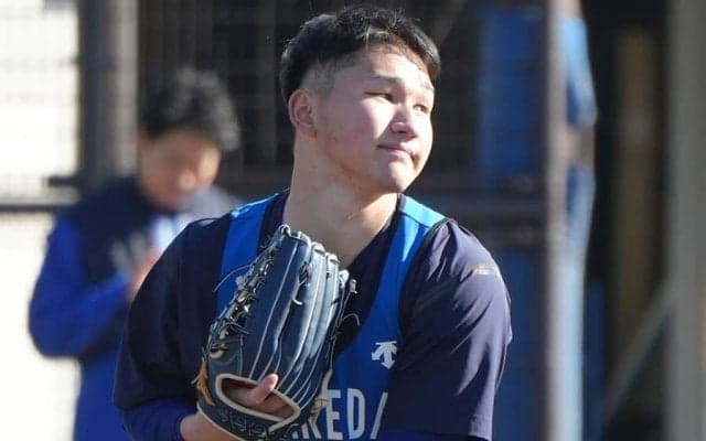 DeNAに現れた二刀流「凄まじいポテンシャル」　浮き上がる剛球…19歳にX衝撃「バケモン」