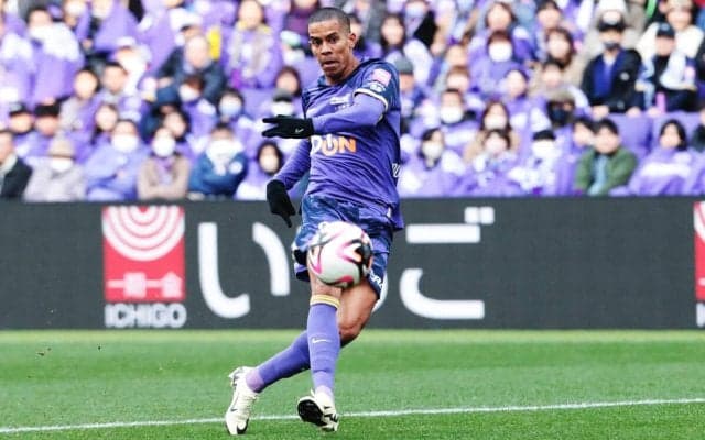 広島のFWドウグラス・ヴィエイラが左ヒザ負傷でブラジルへ一時帰国…再来日時期は未定