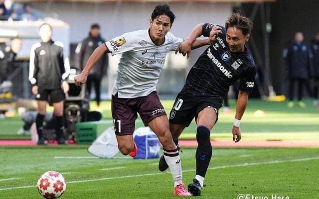 天皇杯決勝が示す｢日本サッカーの大変化｣(2)不都合の多かった｢元旦開催｣と、必要とされる｢開催日の固定｣、｢秋冬制｣移行後は