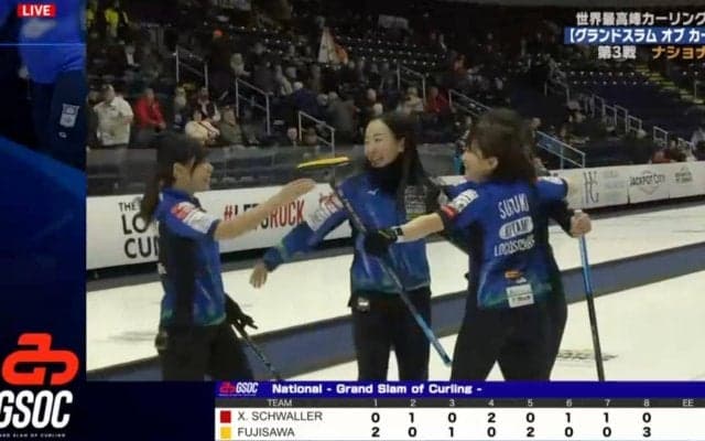 【カーリング】絶好調さっちゃん、勝利を決める“神ショット”でロコメンバーも大歓喜！ 深夜に観戦のファンも熱狂「ナイス〜」「これがロコソラーレ劇場」