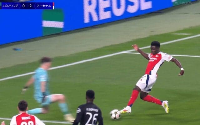 そっ、そこ通すか！？ アーセナルFWの“股抜きアウトサイドパス”絶品アシストが話題！「うますぎる」「えぐい」「すごい落ち着き」解説者やUEFA公式も激賞