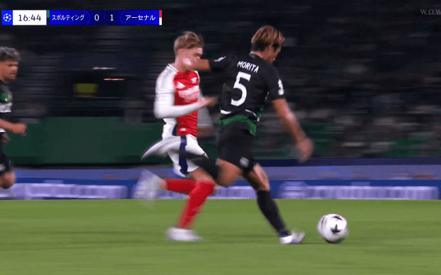 「どこにでもいるな！」守田英正の“鬼カバー”にアーセナル・ファン驚愕「一番嫌な選手だ」「ウーデゴールとの攻防が熱い」