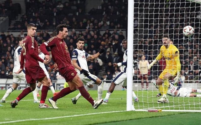 スパーズvsローマの激闘は劇的ドロー！　フンメルス後半AT弾の新生ローマが土壇場で追いつく【EL】