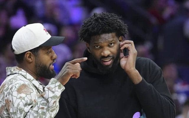 左ヒザのケガに悩まされているジョエル・エンビードが4戦連続の欠場