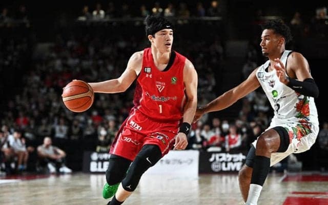 渡邊雄太が復帰戦で豪快ダンク含む8得点8リバウンド…千葉Jは難敵破り首位キープ