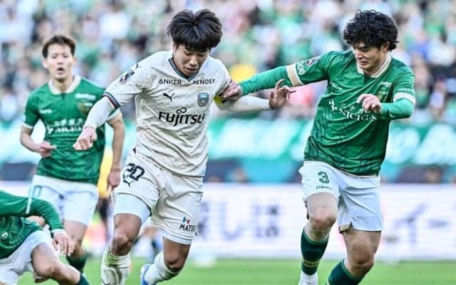 「ヴェルディのコレオ既視感あると思ったら」東京Vがホーム最終戦で作り上げた「緑と白のコントラストが美しいコレオ」が川崎サポーターに響いたワケ……「懐かしい」「アンサーだった」の声