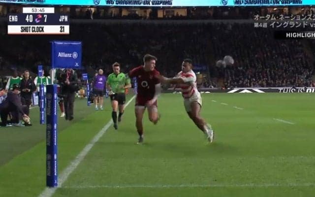 巨漢で上手いのがラガーマン ライン際で見せたノールック背面パスに8万超の大観衆が興奮のるつぼ 仲間も“マジかよ！？”な顔