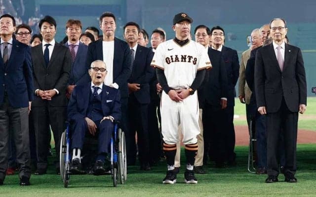 1万5000安打＆3000HRの大集結　隠しきれない“レジェンド”の風格…G党感激「正に永久に不滅」