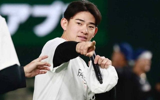 巨人イケメン23歳の“衝撃変身”に「めっちゃ笑った」　全身白＆ピンク耳が「色々と酷いw」