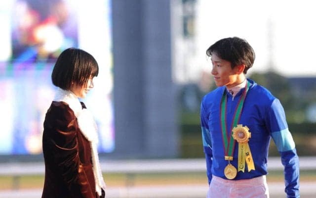 【チャンピオンズC】見上愛がプレゼンターとして登壇