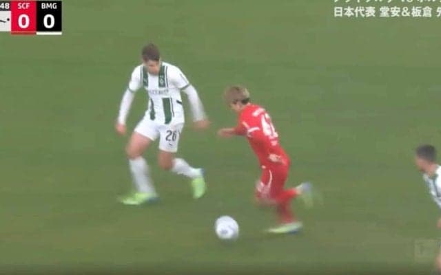 メッシかよ！ 堂安律が「エグすぎ」 ボール奪取→DF2人の間を切り裂く“超絶ドリブル”突破「キレッキレ」「ゴリゴリだな」